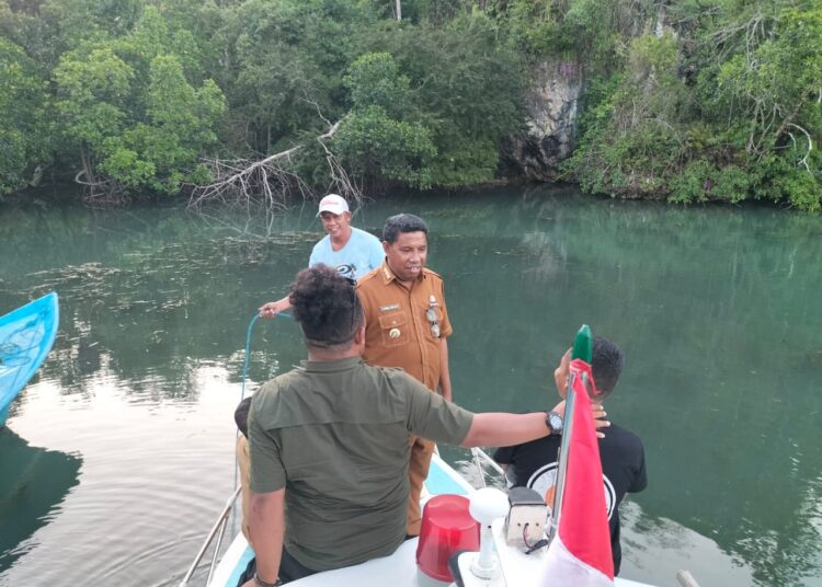 Kunjungi Pulau Hotma Alang Asaude, Pj.Bupati SBB Dorong Pengembangan Destinasi Wisata