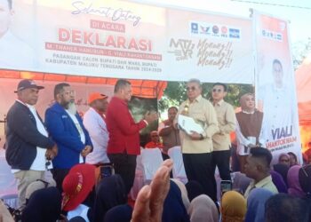 Ikrarkan Komitmen Relawan MTH-VR Dan Pimpinan Parpol Dihadapan Ribuan Pendukung