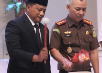 Jasmono Perkenalkan Kejari Baru Malra Bagi Seluruh Kepala Ohoi