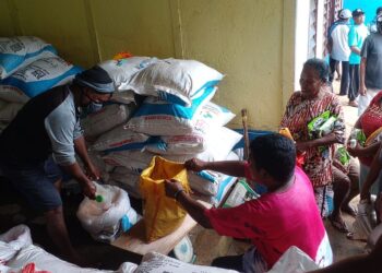 Pemerintah Ohoi Ngayub Salurkan Bantuan Bibit Dan Pupuk