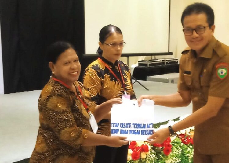 Wakili Pj Bupati Malra, Ubro Buka Pelatihan Keterampilan Batik Tulis dan Anyaman