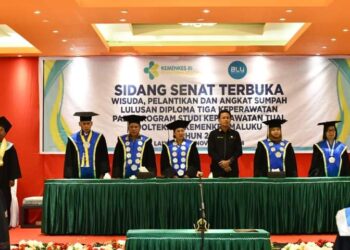 70 Mahasiswa Poltekkes D3 Program Studi Keperawatan Tual Diwisudakan