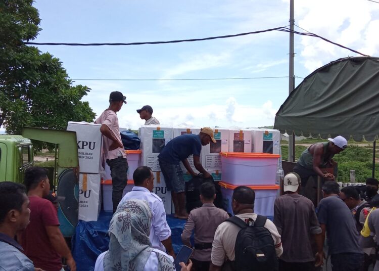 H-2 KPU Kota Tual Distribusi Logistik Pilkada