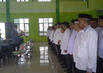Lantik Pengurus DKM Masjid Agung Raudah Ohoijang, Ini Kata Bupati Hanubun