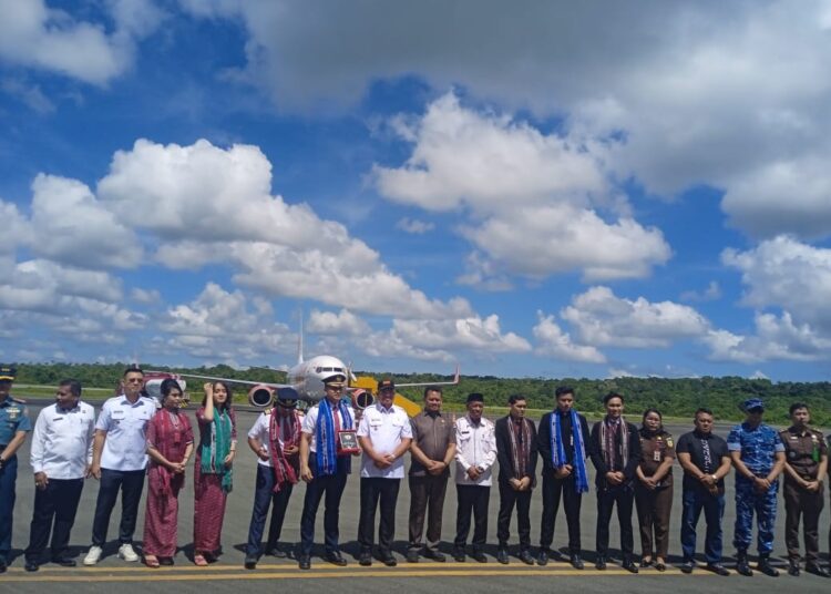 Bupati Maluku Tenggara Sambut Hangat Kedatangan Lion Air Boeing 737-900 ER