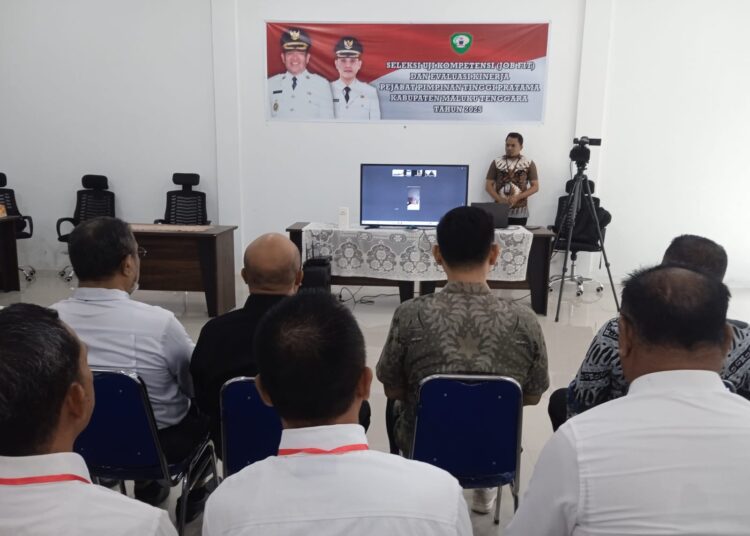 Bupati Malra Buka Job Fit dan Evaluasi Kinerja, Tekankan Disiplin dan Kompetensi