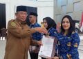 Serahkan SK CPNS Bupati Tekankan ASN Harus Jadi Teladan