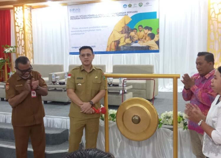 Wabup Carlos Viali Buka Lokakarya Pendidikan di Maluku Tenggara