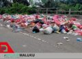 Kacau! Jalanan di Piru Jadi Tempat Sampah, Gara-Gara Mobil Pengangkut Kehabisan Minyak