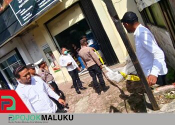 Mayat Pria Tanpa Identitas Ditemukan di Depan Toko Pet Shop
