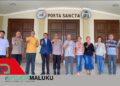 Silaturahmi Jelang Natal Kapolres Malra Kunjungi Toko Agama Di Langgur