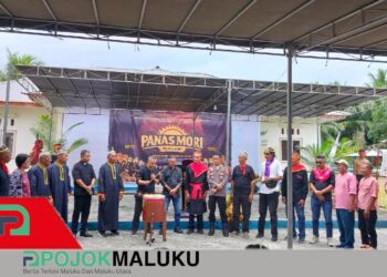 Camat Wonmaly Buka Ritual “Panas Mori”, Perkuat Ikatan Persaudaraan Antar Marga dan Negeri di TNS